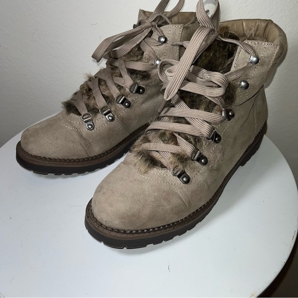 Esprit Women's Cassia Fashion faux fur Boot size 10 beige great condition no box - Picture 2 of 11